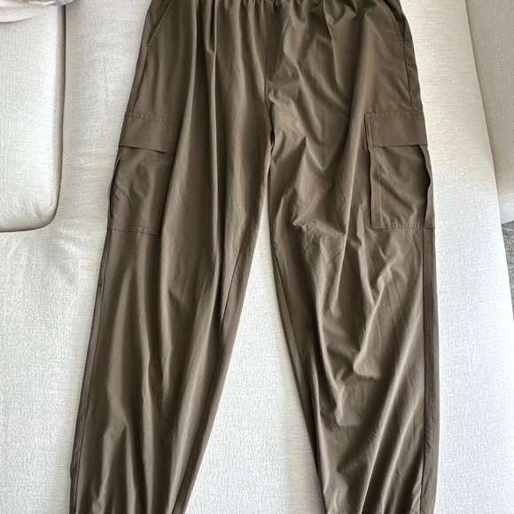 Vuori Villa Cargo Joggers - Picture 5 of 5